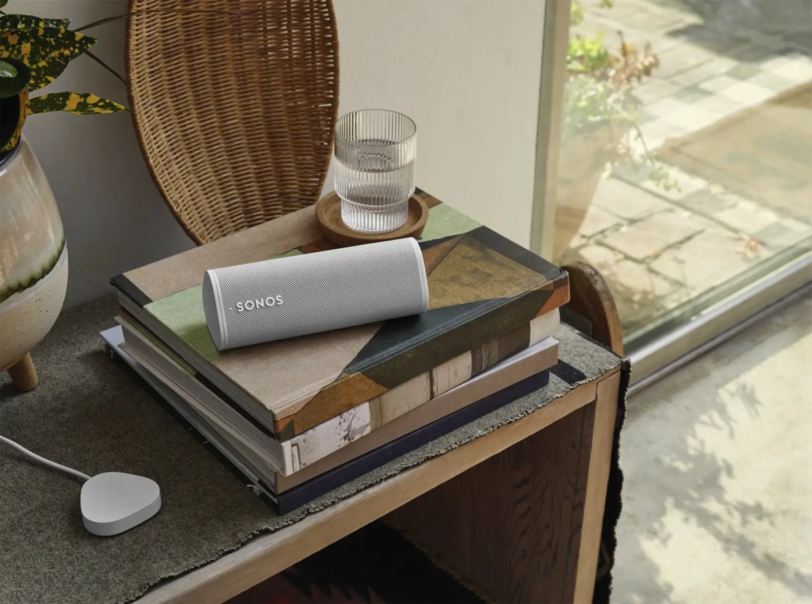 Wireless Charger for Roam