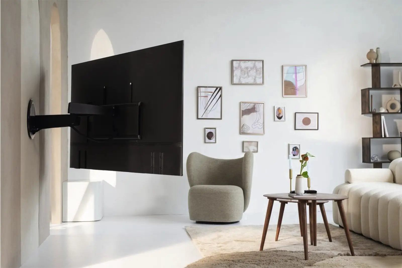 Vogel's Signature Full Motion+ TVM 7655 DesignMount draaibare muurbeugel
